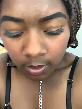 Snapshot of KarinaFlowers_ chatting on October 14, 12:28 pm KarinaFlowers online show from October 14, 12:28 pm