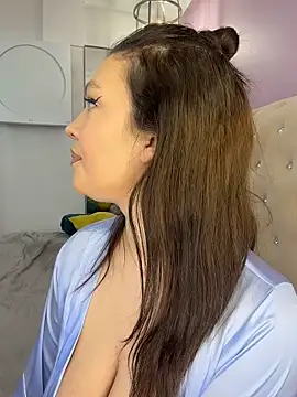 ClaraPasssion online show from March 3, 8:05 pm