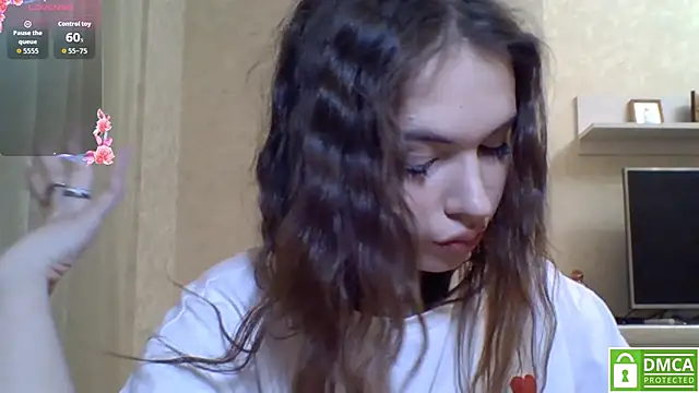 Snapshot of CeyaLier chatting on April 19, 8:44 pm CeyaLier online show from April 19, 8:44 pm