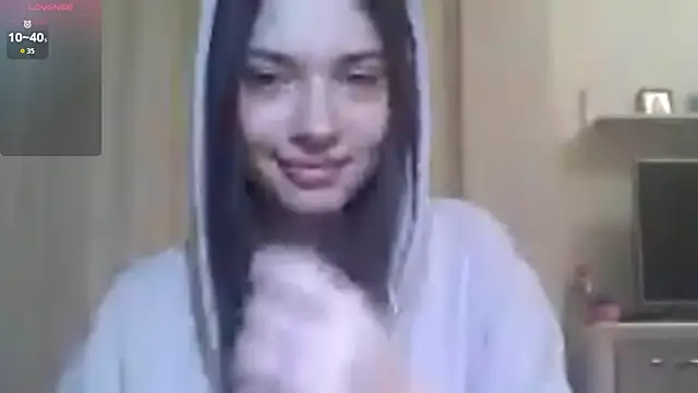 Snapshot of CeyaLier chatting on June 7, 6:24 pm CeyaLier online show from June 7, 6:24 pm