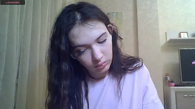 Snapshot of CeyaLier chatting on June 19, 6:36 pm CeyaLier online show from June 19, 6:36 pm