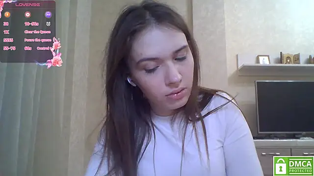 Snapshot of CeyaLier chatting on May 15, 8:18 pm CeyaLier online show from May 15, 8:18 pm