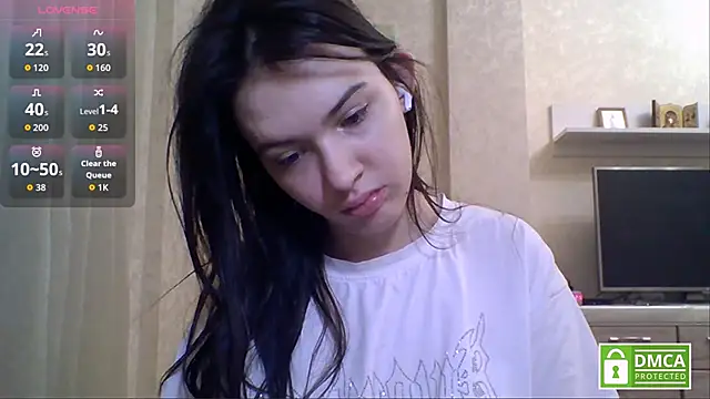 Snapshot of CeyaLier chatting on June 1, 6:29 pm CeyaLier online show from June 1, 6:29 pm