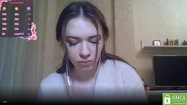 Snapshot of CeyaLier chatting on May 19, 6:26 pm CeyaLier online show from May 19, 6:26 pm