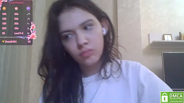 Snapshot of CeyaLier chatting on May 25, 6:39 pm CeyaLier online show from May 25, 6:39 pm