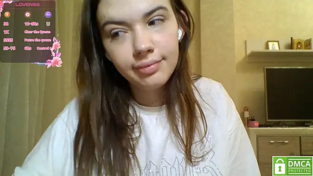 Snapshot of CeyaLier chatting on May 14, 6:27 pm CeyaLier online show from May 14, 6:27 pm