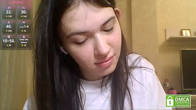 Snapshot of CeyaLier chatting on June 3, 6:45 pm CeyaLier online show from June 3, 6:45 pm