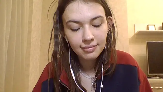 Snapshot of CeyaLier chatting on April 28, 5:28 pm CeyaLier online show from April 28, 5:28 pm