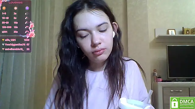 Snapshot of CeyaLier chatting on June 20, 10:26 pm CeyaLier online show from June 20, 10:26 pm