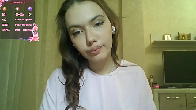 Snapshot of CeyaLier chatting on April 29, 8:59 pm CeyaLier online show from April 29, 8:59 pm