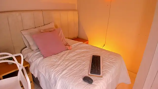  alison c online show from October 16, 11:51 am