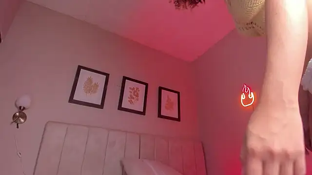 Snapshot of _alison_c chatting on November 19, 11:43 am alison c online show from November 19, 11:43 am