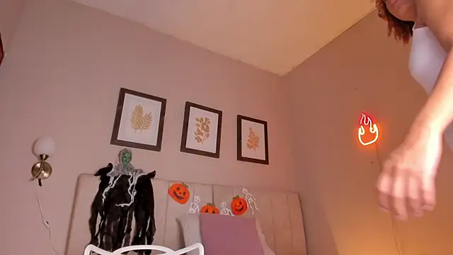 Snapshot of _alison_c chatting on November 1, 11:37 am alison c online show from November 1, 11:37 am