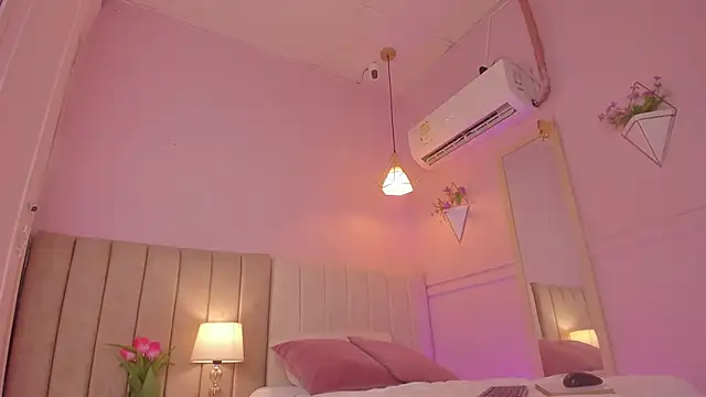 Snapshot of _alison_c chatting on November 27, 11:43 am alison c online show from November 27, 11:43 am