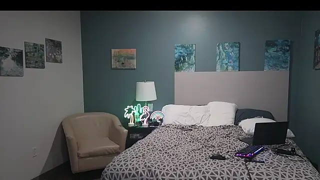 Snapshot of Fuck-Buddy-4U chatting on February 10, 10:42 pm Fuck-Buddy-4U online show from February 10, 10:42 pm