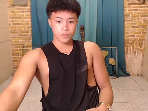 Snapshot of ur_naughtyboy_patrick chatting on October 25, 1:45 pm ur naughtyboy patrick online show from October 25, 1:45 pm