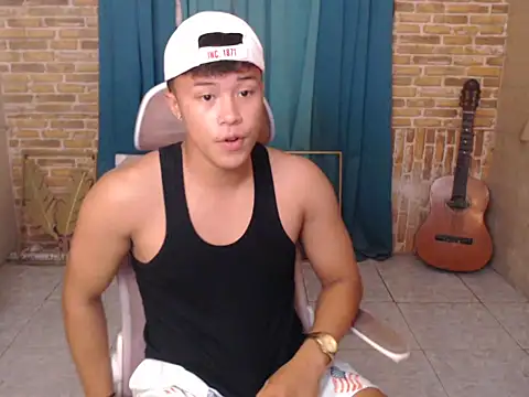 ur naughtyboy patrick online show from April 12, 10:29 am