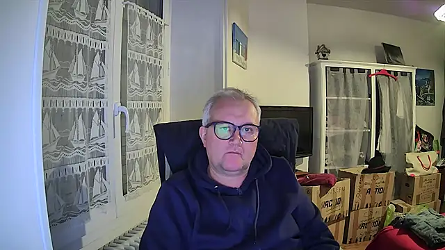 Snapshot of macdut67 chatting on November 2, 5:07 pm macdut67 online show from November 2, 5:07 pm