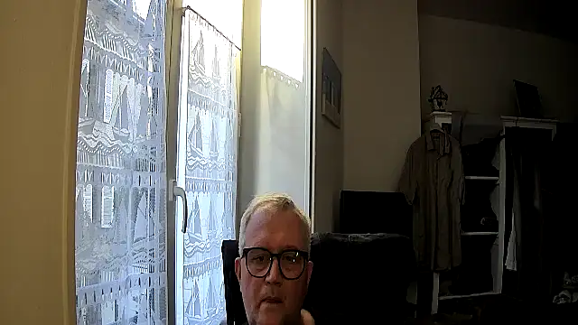 Snapshot of macdut67 chatting on October 7, 4:30 pm macdut67 online show from October 7, 4:30 pm