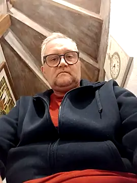 Snapshot of macdut67 chatting on October 10, 4:19 pm macdut67 online show from October 10, 4:19 pm