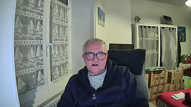 Snapshot of macdut67 chatting on January 5, 6:22 pm macdut67 online show from January 5, 6:22 pm