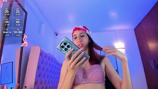 Laaura-Velez online show from March 11, 12:21 pm