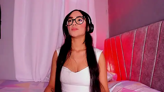 klohe wiilliams online show from March 5, 3:52 pm