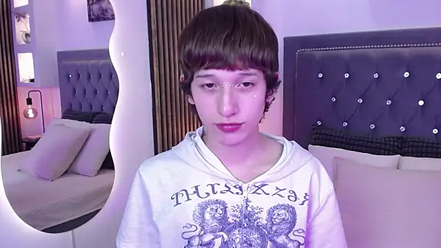 Emo Boy  online show from May 10, 8:44 pm