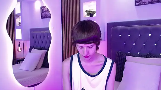 Emo Boy  online show from April 27, 8:40 pm