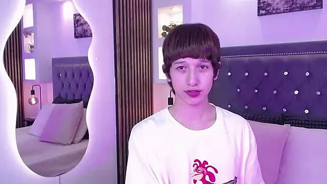 Emo Boy  online show from May 7, 8:23 pm