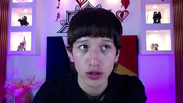 Emo Boy  online show from February 14, 8:09 pm