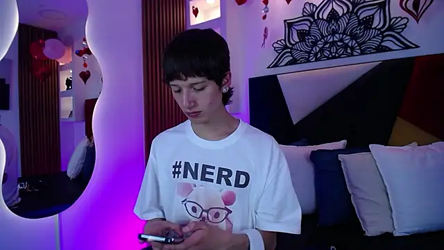 Emo Boy  online show from February 15, 8:41 pm