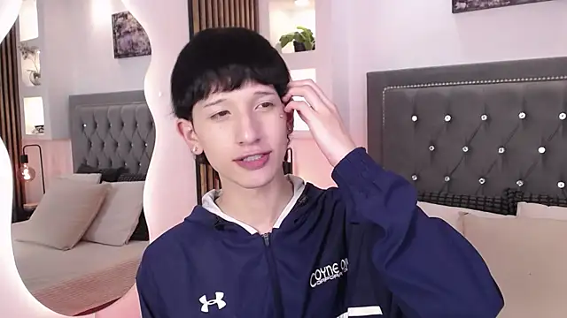 Emo Boy  online show from May 25, 8:18 pm