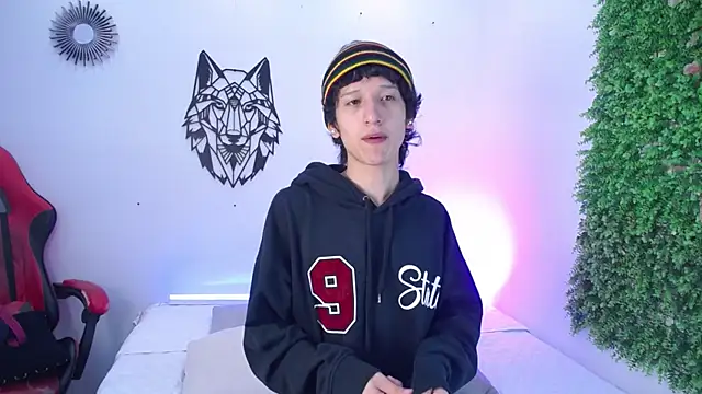 Emo Boy  online show from December 4, 12:26 pm