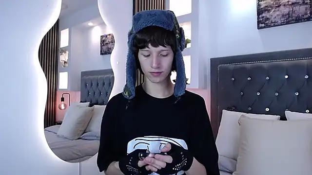 Emo Boy  online show from March 10, 8:46 pm