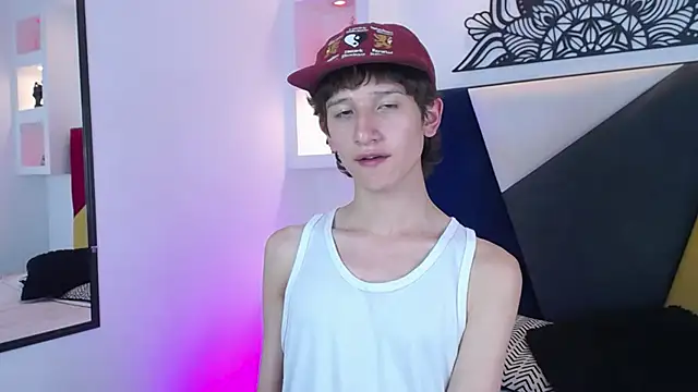 Emo Boy  online show from February 3, 3:37 am