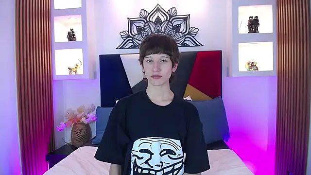 Emo Boy  online show from February 28, 8:08 pm