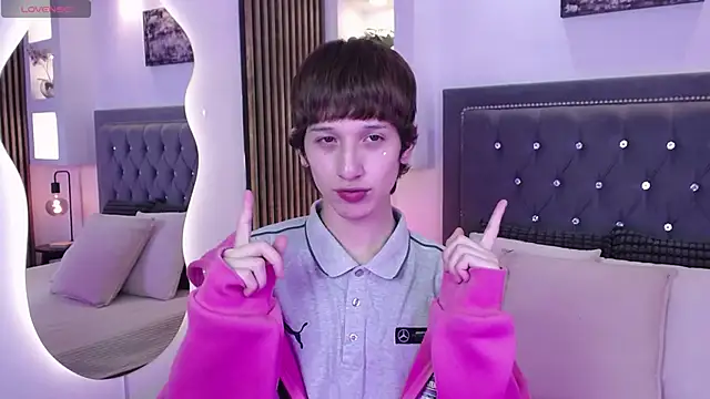 Emo Boy  online show from May 8, 8:34 pm