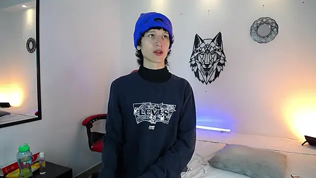 Emo Boy  online show from December 17, 12:32 pm