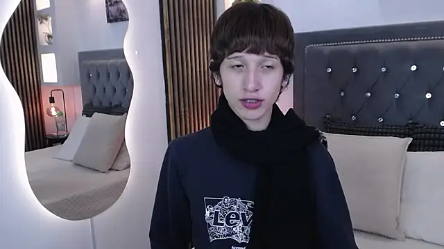 Emo Boy  online show from May 12, 8:37 pm
