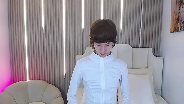 Emo Boy  online show from March 31, 3:36 pm