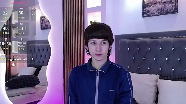 Emo Boy  online show from April 21, 1:42 am