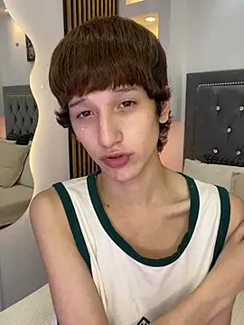 Emo Boy  online show from May 9, 8:56 pm