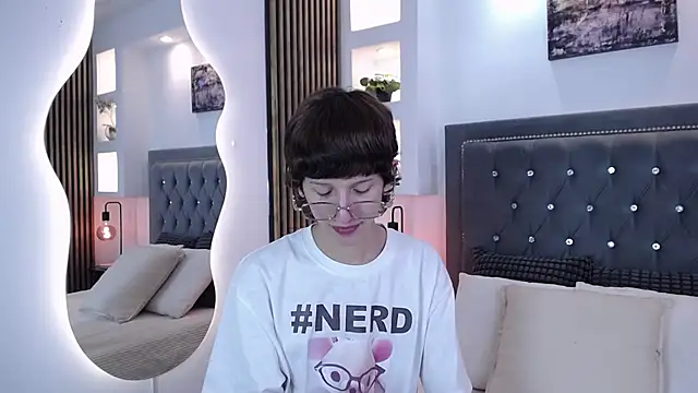 Emo Boy  online show from March 26, 8:18 pm