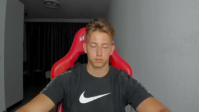 find0m master online show from November 3, 8:45 pm