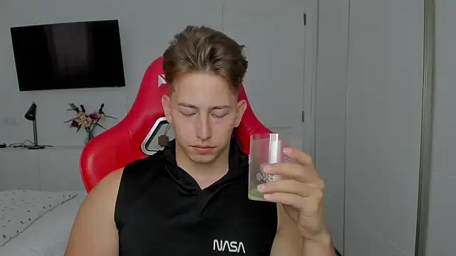 find0m master online show from October 11, 2:29 pm