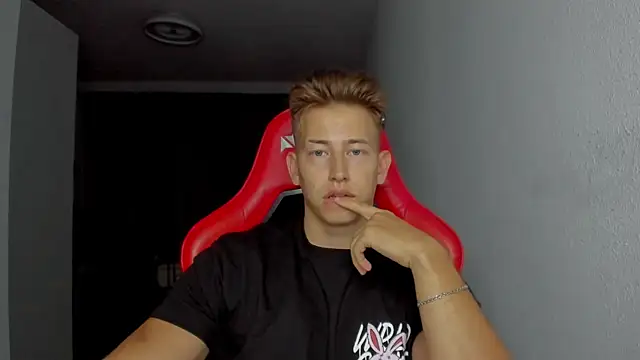 find0m master online show from November 23, 9:47 pm