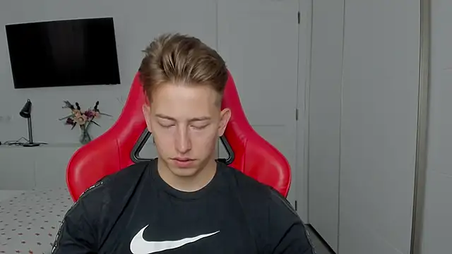 find0m master online show from October 12, 2:18 pm