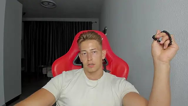 find0m master online show from November 4, 7:39 pm