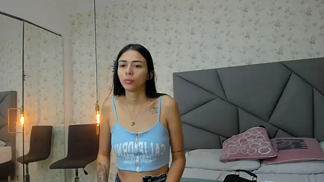 nicollandjhon online show from February 7, 11:40 am